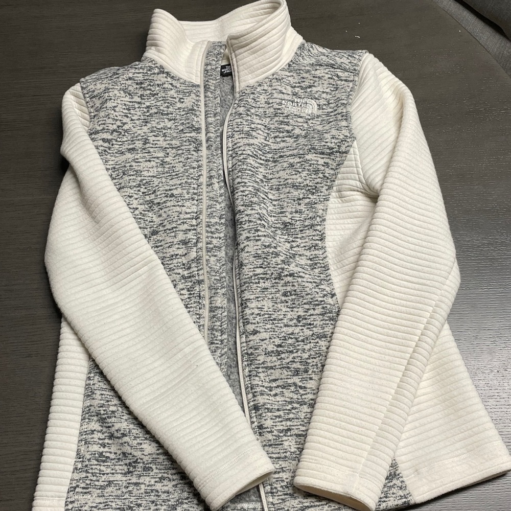 ***SOLD*** North face zip up